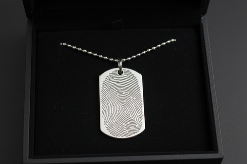Collier dog tag en écrin